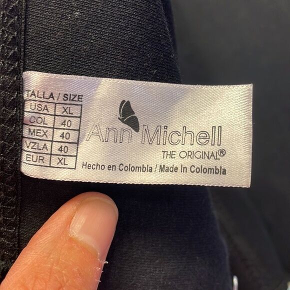 Ann Mitchell woman’s latex corset - Picture 7 of 13